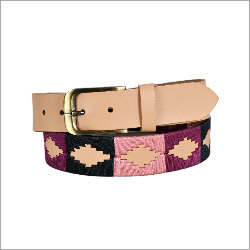 महिलाओं की चमड़े की बेल्ट