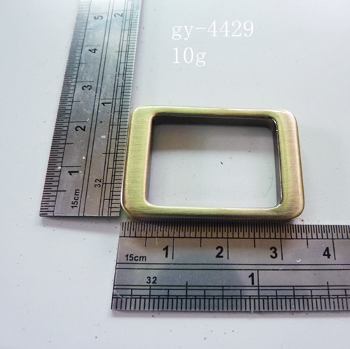 एंटीक ब्रस स्क्वायर रिंग 25Mm