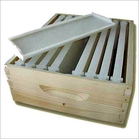 मधुमक्खी पालन उपकरण