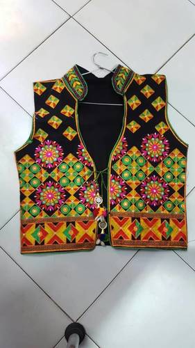 डिजाइनर कशीदाकारी जैकेट