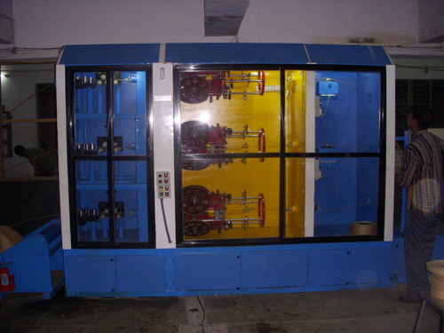 Bunch strip covering machine