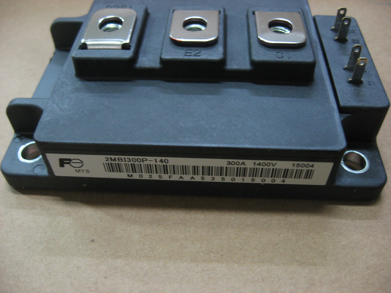 Rf Transistors Module Application: 2mbi300n-060