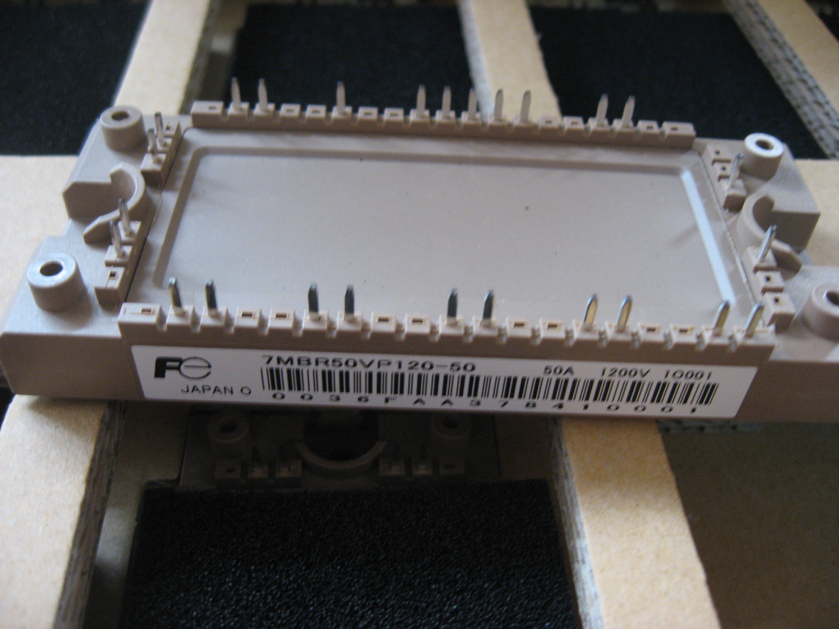 Diode Module 7mbr25lc120 - 1200v, 25a | Robust Design, Easy Installation, Low Saturation Voltage