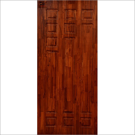 मोल्डेड पैनल दरवाजे