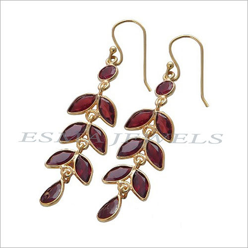 सोना मढ़वाया कान की बाली