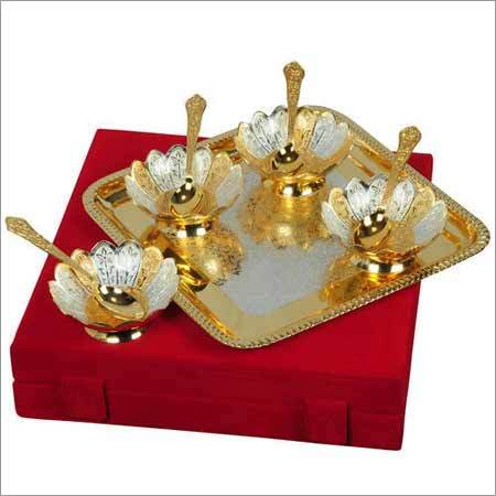 सोने और चांदी में लेपित 4 पीसी पीतल का बर्तन सेट