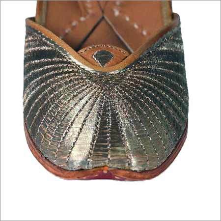 परंपरागत पंजाबी जूती