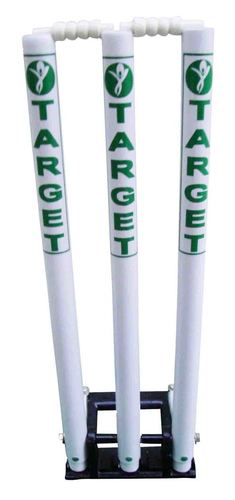 मेटल बेस के साथ लकड़ी के स्प्रिंग रिटर्न स्टंप को टारगेट करें