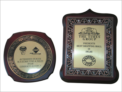 लकड़ी के ट्रॉफी