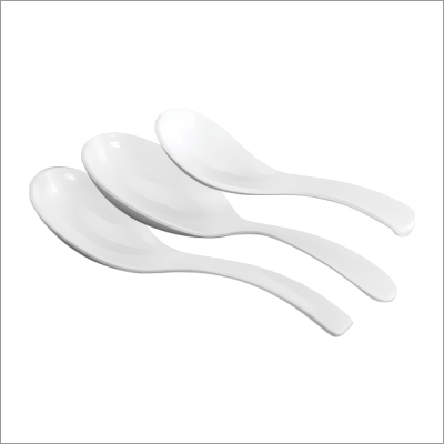 चम्मच परोसना