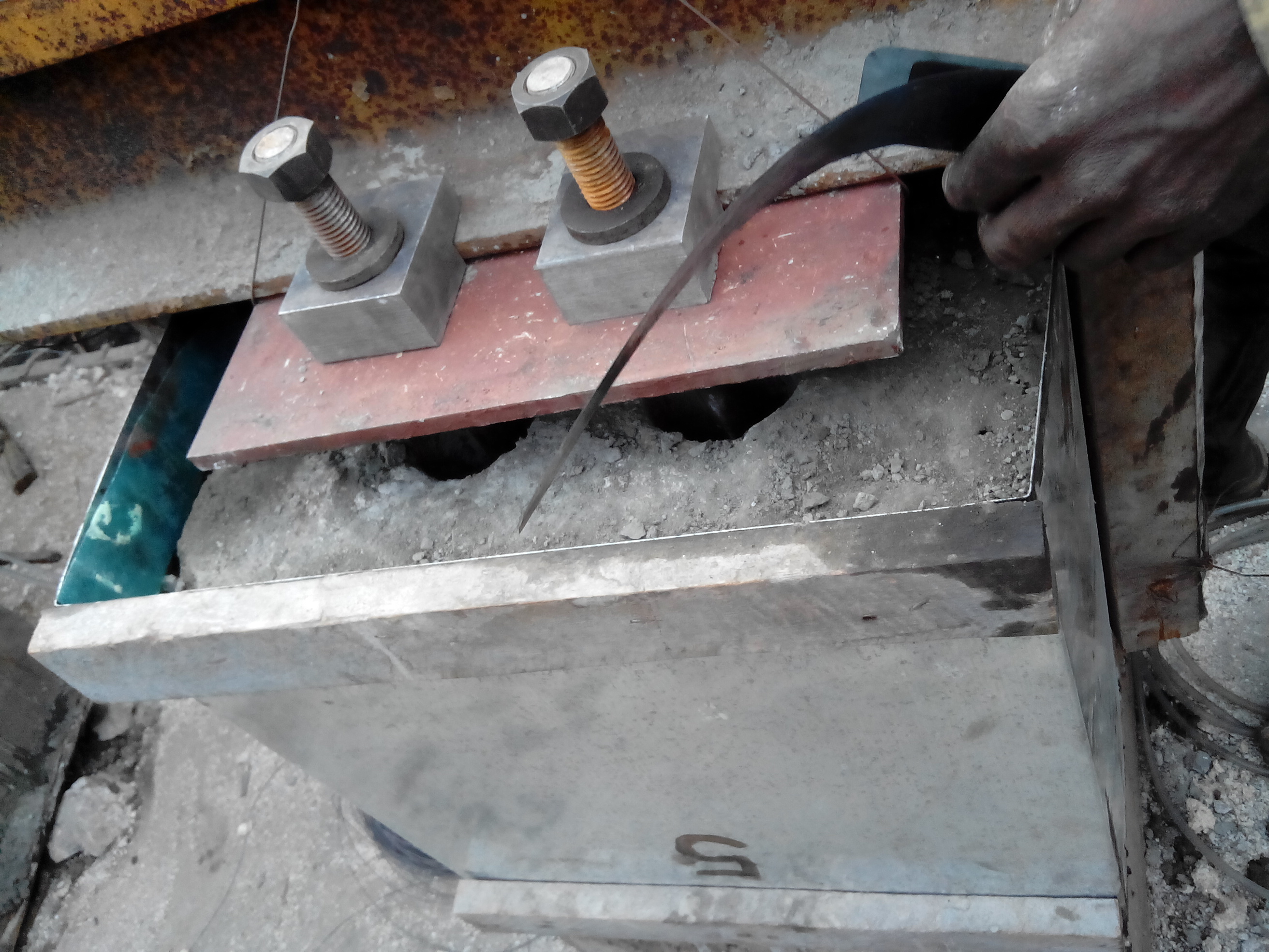 Epoxy Anchor Grout - Two Pack Epoxy Paste, Off White/grey/black/red/ivory/blue/dark Brown/yellow/green | High Chemical Resistance, Excellent Bearing Capacity