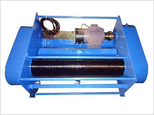 गुड्स लिफ्ट के लिए बेस माउंटेड इलेक्ट्रिक वायर रोप होइस्ट