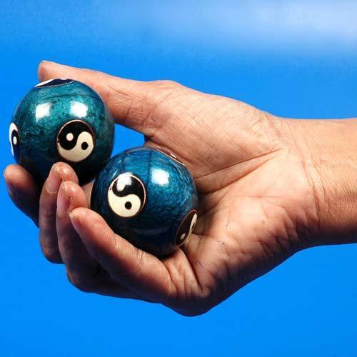 चाइनीज़ यिन और यांग स्वास्थ्य गेंदें