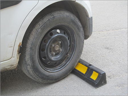 Rubber Parking Block Size: 500 X 300 X 50 Mm
