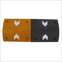 ब्लैक एंड यलो हंप स्पीड ब्रेकर