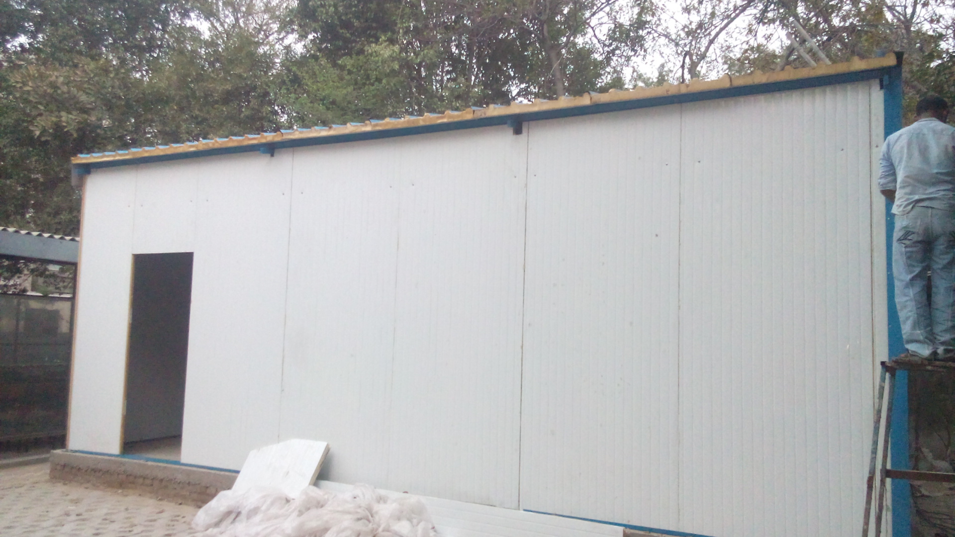 Prefabricated Classroom Roof Material: Metal Sheet