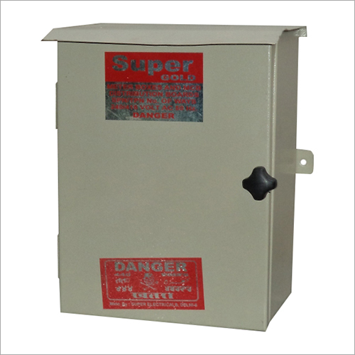 आयरन पोल बॉक्स