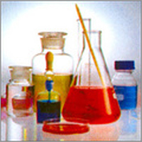 दवा मध्यवर्ती