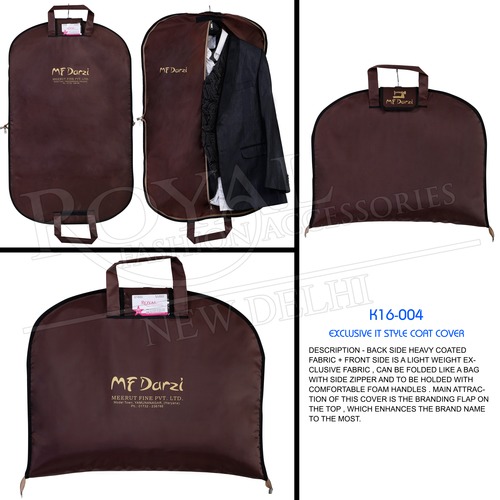 मैरून पुरुषों का सूट कवर