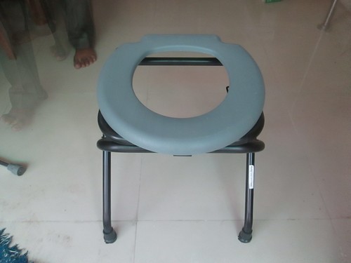 कमॉड स्टूल