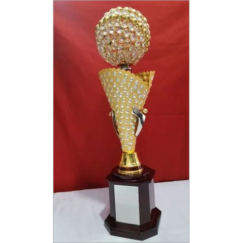 डिज़ाइनर मेटल ट्रॉफी