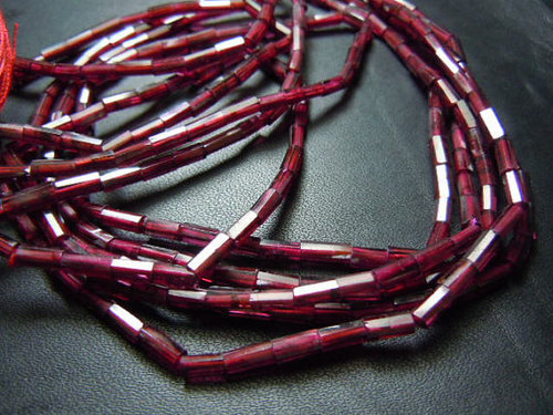 गार्नेट फेसेटेड स्क्वायर बीड्स