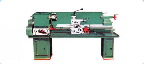 Belt Driven Medium Duty 215 Delhi Lathe