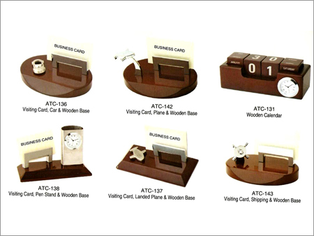 लकड़ी का विजिटिंग कार्ड स्टैंड