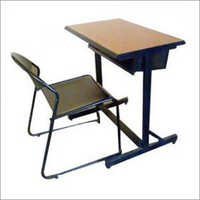 स्कूल की डेस्क