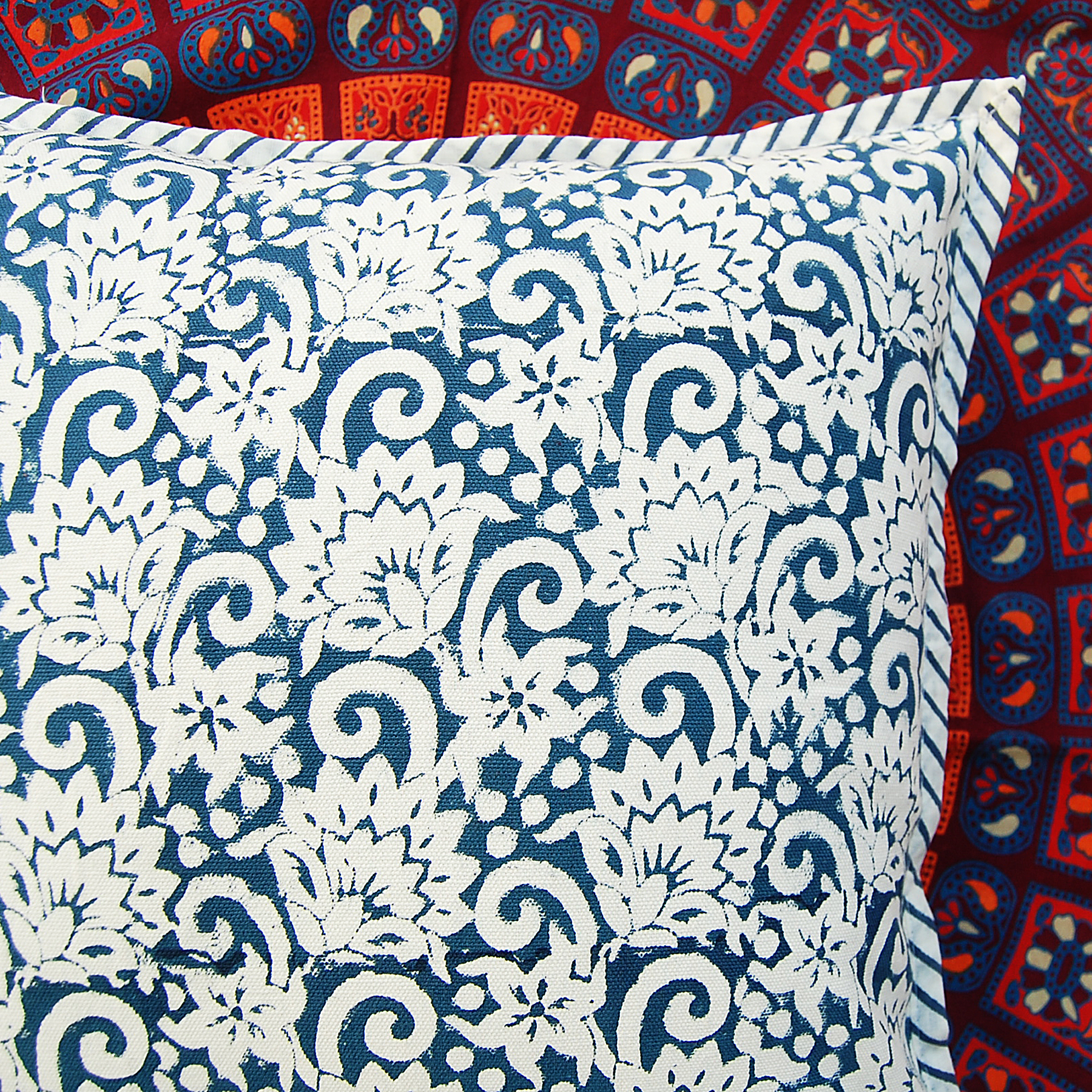 Hand Block Cushion Cover - 100% Cotton, 406.4x406.4mm | Lightweight, Ethnic Style, Customizable Colors & Designs