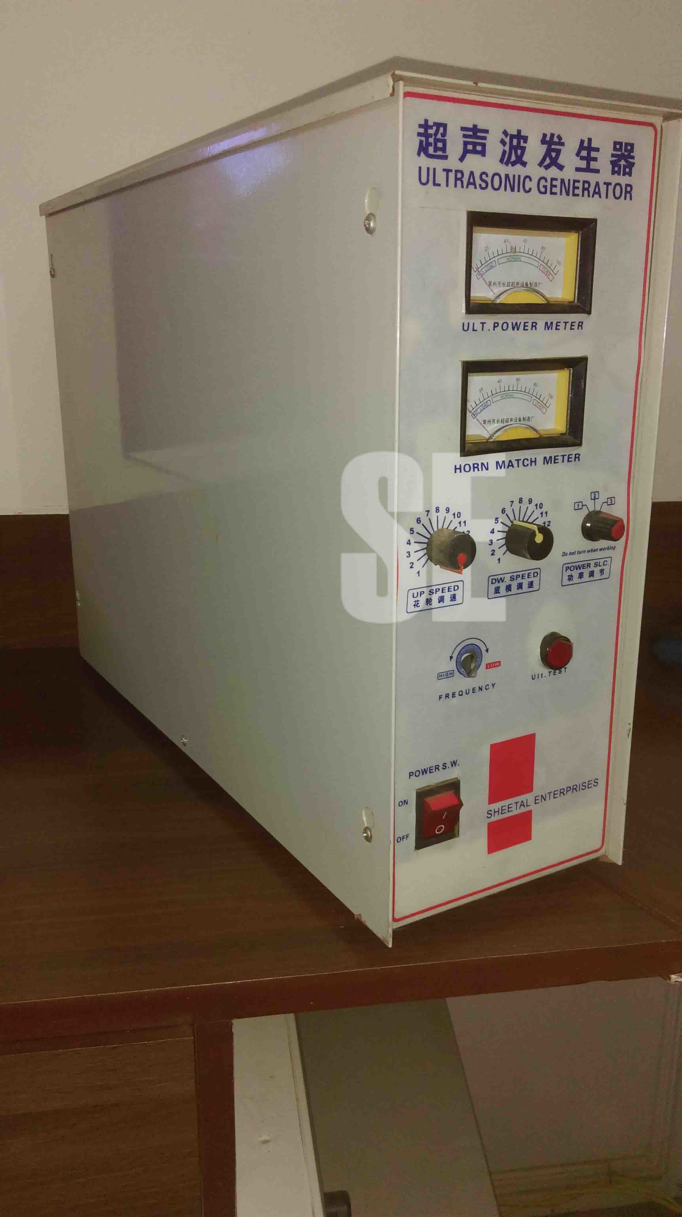 Ultrasonic Generator - 2000w Power, 15-20khz Frequency | Metal Construction, Industrial Use, Ivory White Color