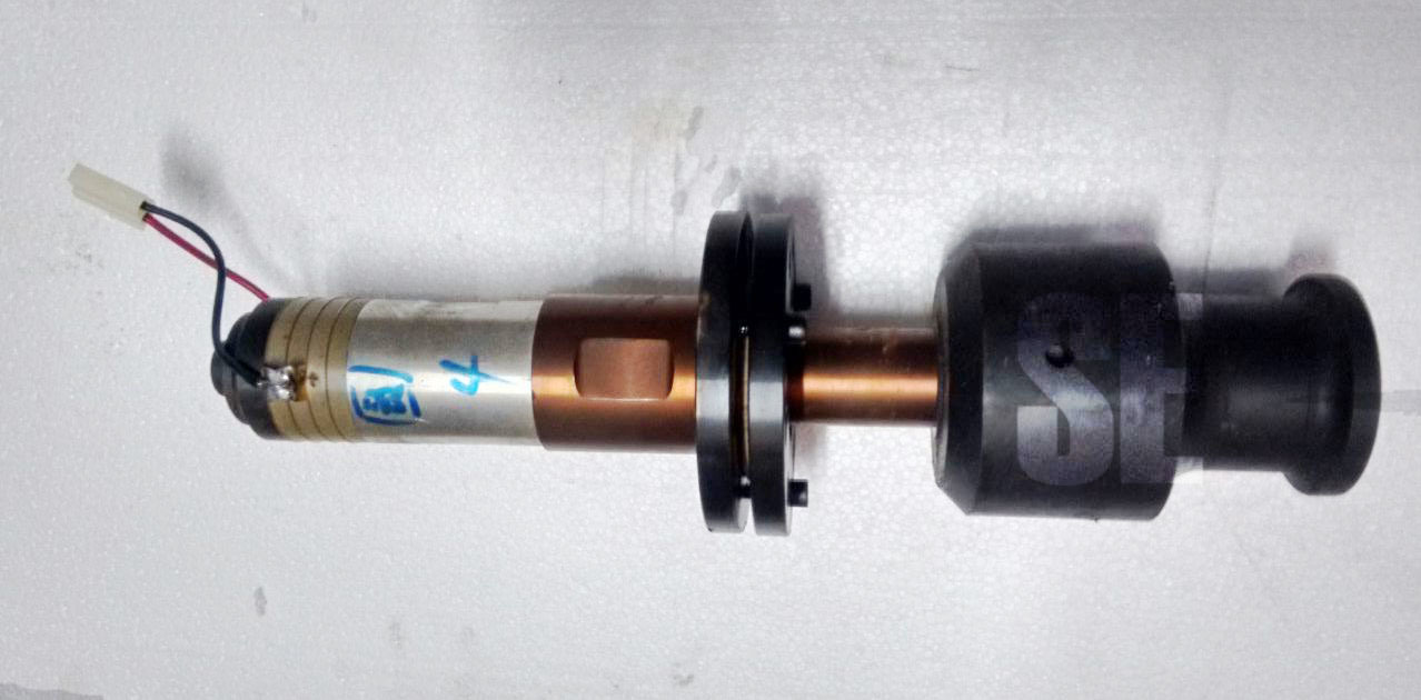 Gray Ultrasonic Round Horn With Transducer