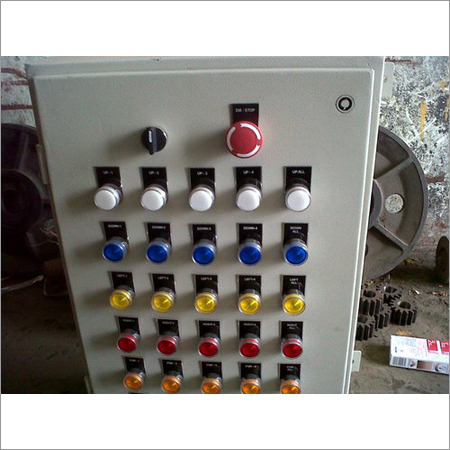 क्रेन नियंत्रण पैनल