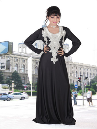 महिलाओं के डिज़ाइनर कैफ्टान