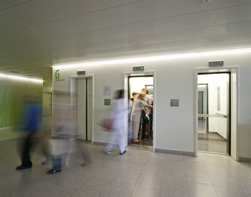 अस्पताल लिफ्टें
