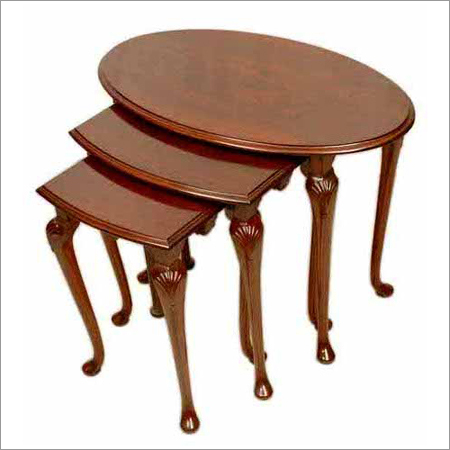 कैब्रियोलेट लेग नेस्टिंग टेबल