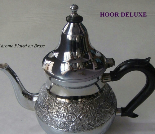 धातु की चायपोट