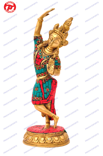 पोलिशिंग मायादेवी स्टैंडिंग