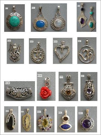 चाँदी के पेंडेंट