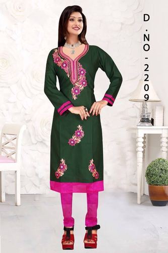 काला कढ़ाई किया हुआ कपास कुर्ता