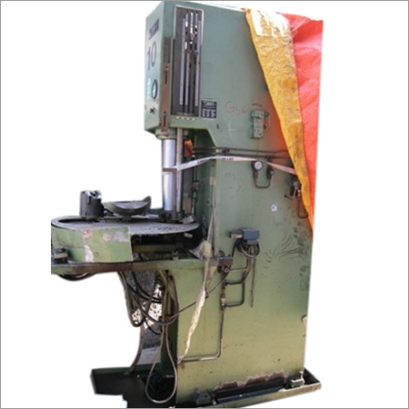 NEFF CHS 25 HYD PRESS 25 TONS के लिए उच्च गुणवत्ता वाली हाइड्रोलिक प्रेस जो 25 टन तक के दबाव को संभाल सकती है। इसका डिज़ाइन विभिन्न उद्योगों की जरूरतों को पूरा करने के लिए बनाया गया है।