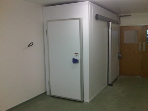 चॉकलेट कोल्ड रूम