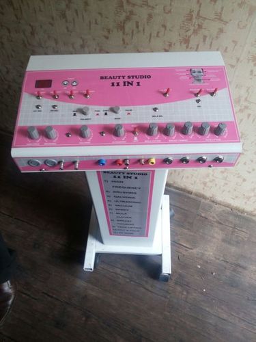 ब्यूटी स्टूडियो 11 इन वन