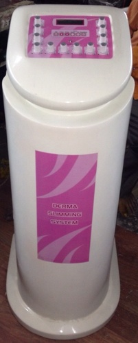 ईएमएस स्लिमर 12 चैनल सुपर डीलक्स मॉडल ट्रॉली आधारित