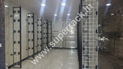 गारमेंट रैक उपयोग: सुपरमार्केट और वेयरहाउस के लिए