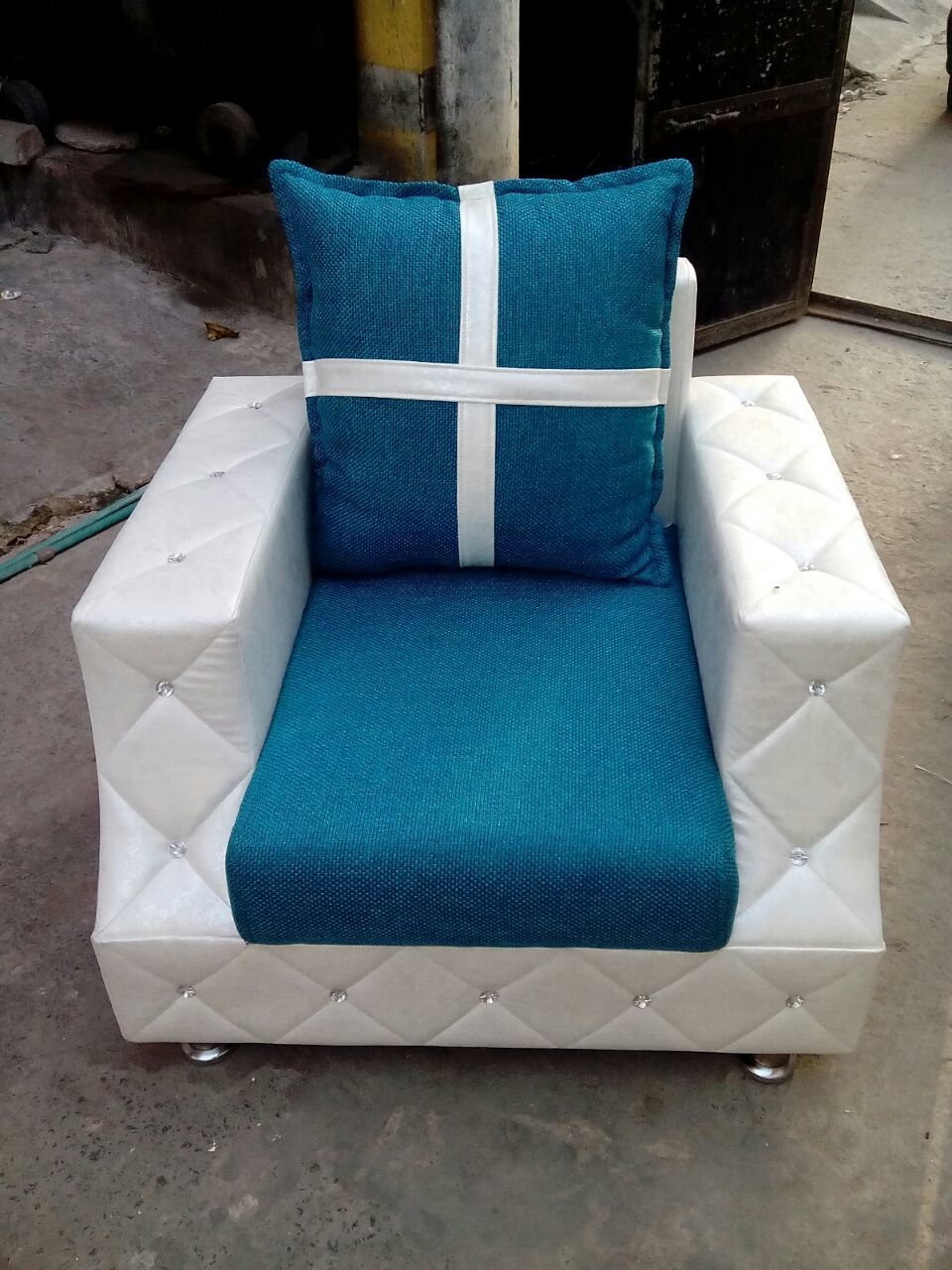 5 Seater Sofas Carpenter Assembly