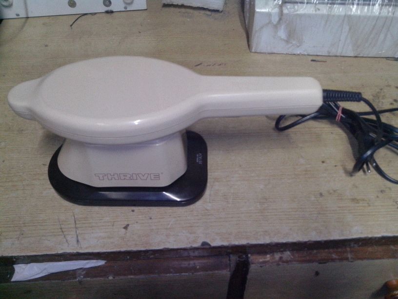 Cream Thrive 717 Massager