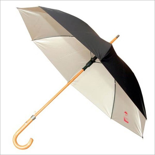 लकड़ी की हैंडल वाला छाता