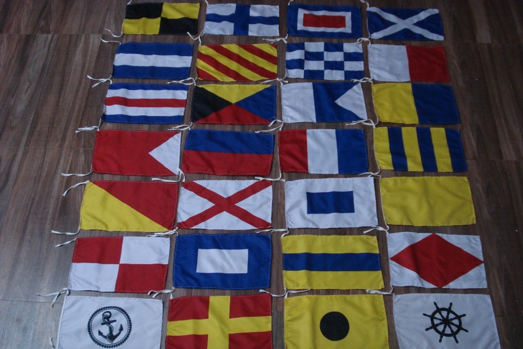 Ship's Signal Set A 26 Flag With Case Cover