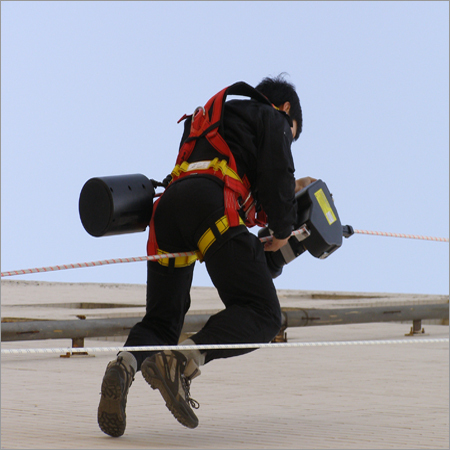 बैटरी संचालित पोर्टेबल लिफ्ट्स